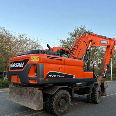 Χρησιμοποιούμενος εξορυκτής τροχών Doosan DX210W υδραυλικός μικρός μεταχειρισμένος εξορυκτής 20100 kg
