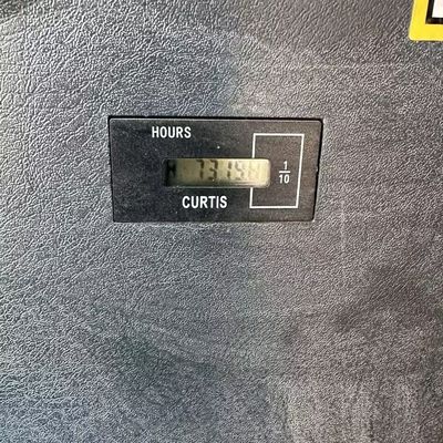 Κίτρινο Hyundai 305 Χρησιμοποιούμενος εξορυκτής ανασκαφής 198kw 1900rpm Δεύτερο χέρι κατασκευαστική μηχανή