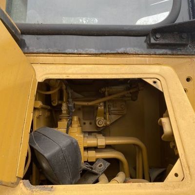 Κατασκευή 121HP Χρησιμοποιούμενη μπουλντόζα Cat D5N Δεύτερο χέρι Υψηλή λειτουργική απόδοση