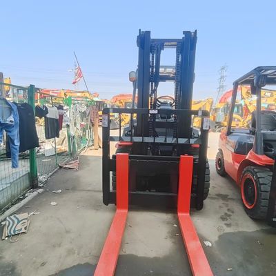 44kw Χρησιμοποιούμενο Toyota Forklift Δεύτερο χέρι Diesel φορτηγό με 5 τόνους χωρητικότητας φορτίου